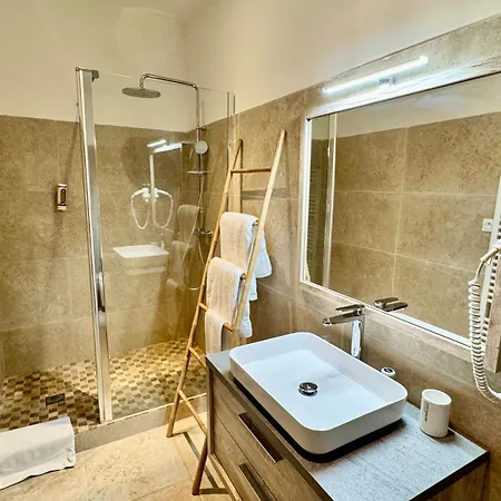 Le Galambre Hotel 3*