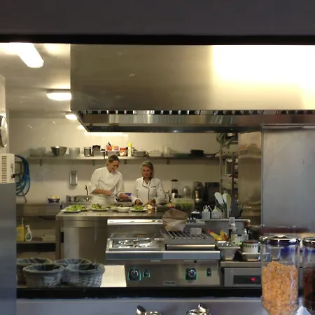 Le Galambre מלון נים