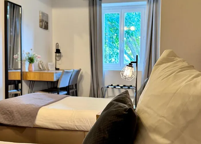 Hotel Le Galambre Nimes